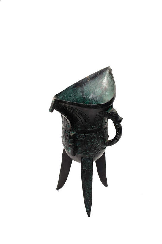 无人,竖图,俯视,室内,特写,白天,白色背景,静物,杯子,金属制品,金属,一个,酒杯,摄影,影棚,单个,摄影棚,青铜,青铜器,彩图,高角度拍摄,影棚拍摄,拍摄,青铜制品,晨肇宁角,角