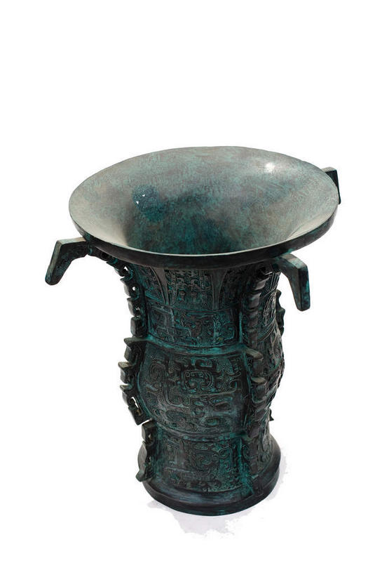 无人,竖图,俯视,室内,特写,白天,白色背景,静物,杯子,金属制品,金属,一个,酒杯,摄影,影棚,单个,摄影棚,樽,青铜,青铜器,彩图,高角度拍摄,影棚拍摄,拍摄,青铜制品