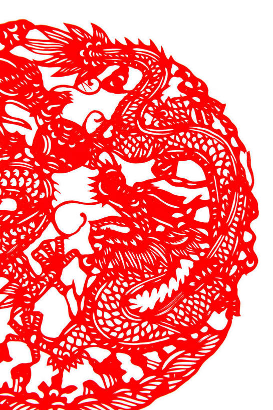 无人,竖图,室内,特写,白天,正面,成功,静物,一张,灰色背景,神话,艺术,龙,纸艺,手工艺品,文化,红色,纸制品,工艺品,剪纸,摄影,影棚,高雅,高贵,摄影棚,图腾,传说,双龙戏珠,自信心,品位,剪画,刻纸,祥瑞,灵兽,权势,尊荣,中国神话,幸运,半身,彩图,影棚拍摄,拍摄,龙珠,玉珠