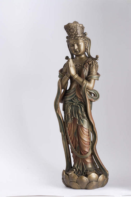 东方人,一个人,无人,站,闭眼,竖图,室内,特写,白天,正面,民族服装,纯洁,莲花,静物,帽子,雕塑,亚洲,仅一个年轻女性,仅一个女性,仅一个人,灰色背景,服装,节日,艺术,装饰,盛开,雕刻,雕像,丝绸,丝带,缎带,古典,祝福,花蕾,黄种人,文化,文物,绸带,花,花瓣,花朵,鲜花,虔诚,一个,衣服,工艺品,花苞,花蕊,祈祷,双手合十,站着,健康,许愿,摄影,宗教,服饰,信仰,影棚,单个,古董,纪念,祈求,美术,富贵,神圣,衣着,古物,穿着,摄影棚,主题,感谢,合掌,陈列,古玩,佛祖,纯净,佛陀,合十礼,合掌礼,合十,莲华合掌,感恩,功能,美学,六月花神,正直,衣饰,平安,鞭蕖,鞭蓉,芙蕖,菡萏,荷花,六月春,藕花,水旦,水芙蓉,水华,水芸,溪客,年轻女性,女人,女性,亚洲人,闭眼睛,闭着眼,闭着眼睛,站立,彩图,全身,影棚拍摄,传统服装,民俗服,拍摄