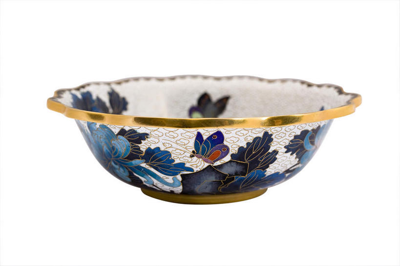 无人,横图,俯视,室内,特写,白天,白色背景,静物,餐具,珐琅,装饰,纹路,碟子,盘,纹理,一个,盘子,碟,摄影,影棚,单个,华丽,修饰,点缀,摄影棚,肌理,衬托,美观,雅致,雅观,搪瓷,景泰蓝,彩图,高角度拍摄,影棚拍摄,拍摄