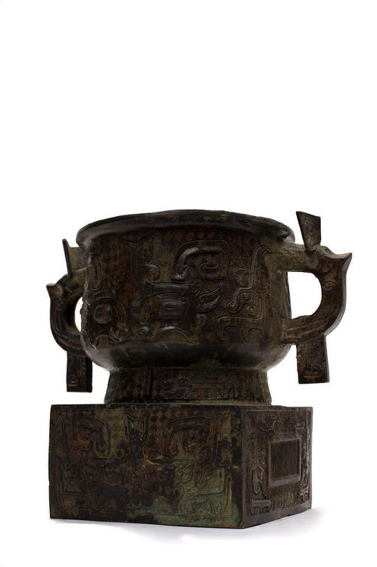 无人,竖图,室内,特写,白天,白色背景,正面,静物,餐具,金属制品,金属,一个,摄影,影棚,单个,摄影棚,青铜,青铜器,彩图,影棚拍摄,拍摄,青铜制品,簋,利簋,武王征商簋,西周利簋