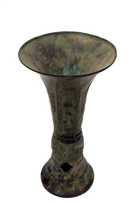 无人,竖图,俯视,室内,特写,白天,白色背景,静物,杯子,金属制品,雕塑,艺术,装饰,生锈,金属,雕刻,雕像,古典,文化,文物,一个,酒杯,工艺品,摄影,影棚,单个,古董,纪念,腐蚀,侵蚀,美术,古物,摄影棚,主题,陈列,古玩,青铜,功能,美学,青铜器,腐化,锈迹斑斑,彩图,高角度拍摄,影棚拍摄,拍摄,青铜制品,觚,天觚