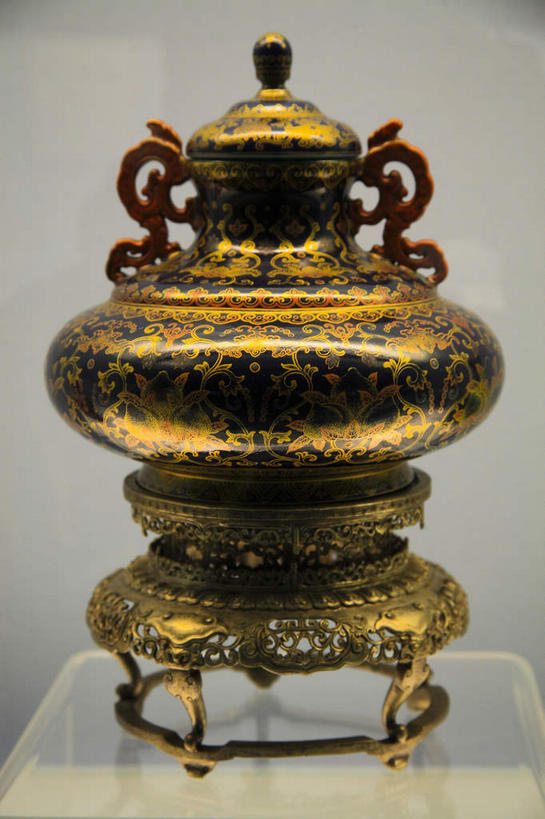 无人,商店,竖图,室内,特写,白天,正面,静物,灰色背景,香炉,一个,柜台,祈祷,展示,许愿,摄影,宗教,信仰,影棚,单个,出售,祈求,祭奠,祭祀,摄影棚,祭坛,展示柜,敬拜,彩图,影棚拍摄,拍摄