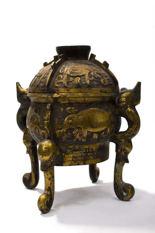 无人,竖图,室内,特写,白天,白色背景,正面,静物,金属制品,金属,一个,摄影,影棚,单个,摄影棚,青铜,青铜器,彩图,影棚拍摄,拍摄,青铜制品,簋,礼器,伯簋