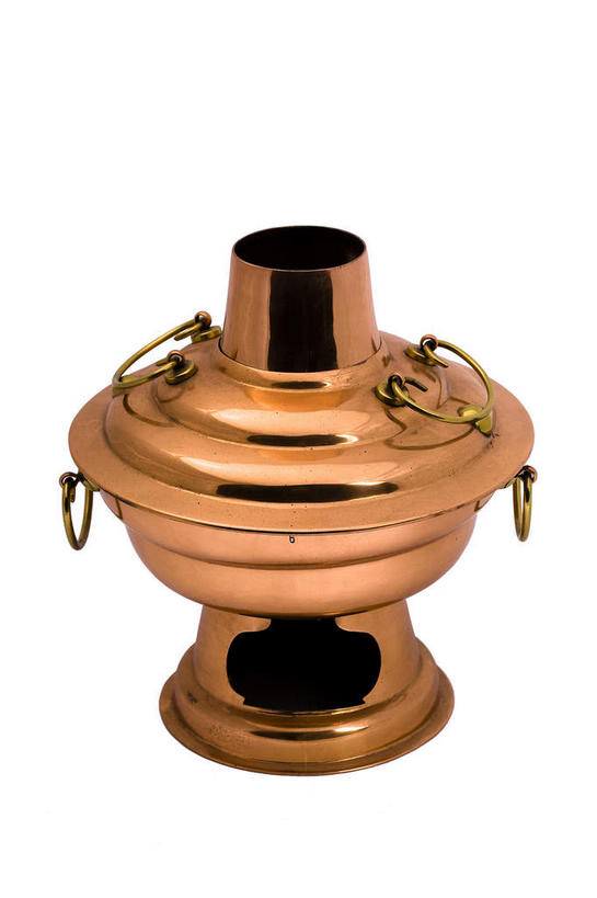 无人,竖图,俯视,室内,特写,白天,白色背景,烹饪,静物,厨具,金属制品,金属,火锅,一个,摄影,影棚,单个,摄影棚,烹饪用具,烹调用具,烹调,彩图,高角度拍摄,影棚拍摄,拍摄,铜火锅