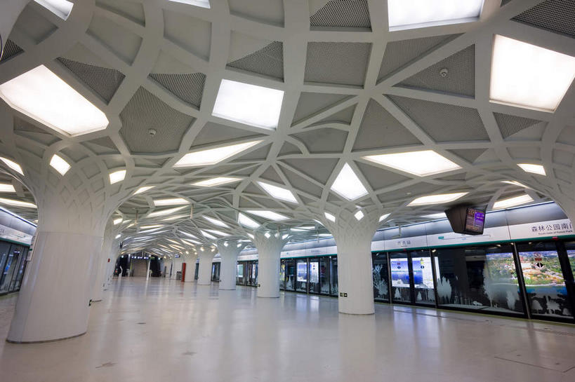 无人,横图,室内,白天,仰视,度假,安全,美景,城市风光,城市,车站,照明,北京,中国,亚洲,许多,阴影,光线,影子,柱子,景观,地铁站,灯光,防护,站台,首都,很多,娱乐,顶灯,月台,安全门,灯,排列,灯具,享受,休闲,景色,放松,保护,照亮,照明设备,保险,东亚,中华人民共和国,北京市,京,北平,华北地区,保全,周全,安稳,安定,摆列,平安,彩图,低角度拍摄,地铁屏蔽门,屏蔽门,布列,分列