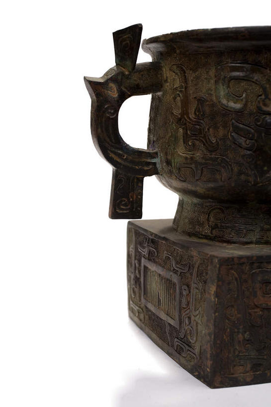 无人,竖图,室内,特写,白天,白色背景,正面,静物,餐具,金属制品,纹路,金属,纹理,一个,摄影,影棚,单个,摄影棚,肌理,青铜,青铜器,彩图,影棚拍摄,拍摄,青铜制品,簋,利簋,武王征商簋,西周利簋