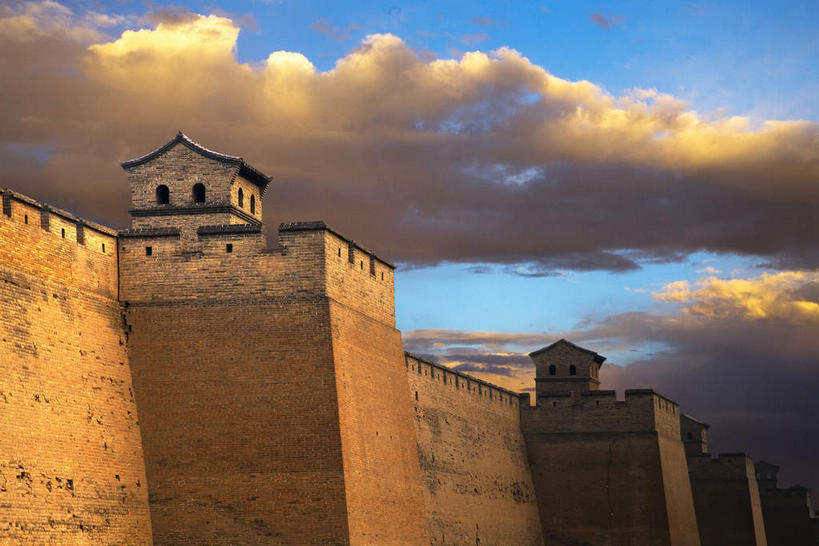 无人,横图,室外,白天,仰视,旅游,度假,名胜古迹,标志建筑,地标,建筑,平遥,中国,亚洲,阴影,遗迹,光线,瓦片,影子,墙,屋檐,云,云朵,云彩,古迹,文物,娱乐,建设,城墙,古建筑,檐,墙壁,墙面,蓝色,白云,蓝天,天空,阳光,天,享受,休闲,旅游胜地,放松,晴朗,坚硬,防御,古文明,东亚,山西,山西省,中华人民共和国,华北地区,晋,晋中,晋中市,坚固,平遥县,晴空,彩图,低角度拍摄,平遥古城,平遥古镇