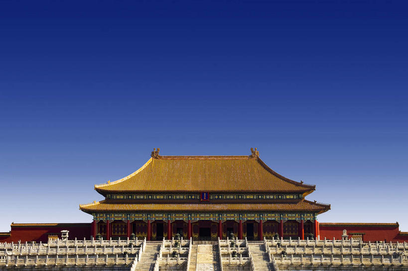 无人,故宫,宫殿,栏杆,横图,室外,白天,仰视,旅游,度假,名胜古迹,楼梯,标志建筑,地标,建筑,北京,中国,亚洲,阴影,遗迹,光线,扶手,瓦片,影子,阶梯,屋顶,屋檐,褐色,首都,顶棚,古迹,文物,娱乐,建设,古建筑,护栏,檐,台阶,蓝色,蓝天,天空,阳光,紫禁城,天,享受,休闲,旅游胜地,放松,晴朗,宫廷,权利,古文明,东亚,万里无云,中华人民共和国,北京市,京,北平,华北地区,北京故宫博物院,王宫,太和殿,晴空,晴空万里,彩图,低角度拍摄,皇宫,奉天殿