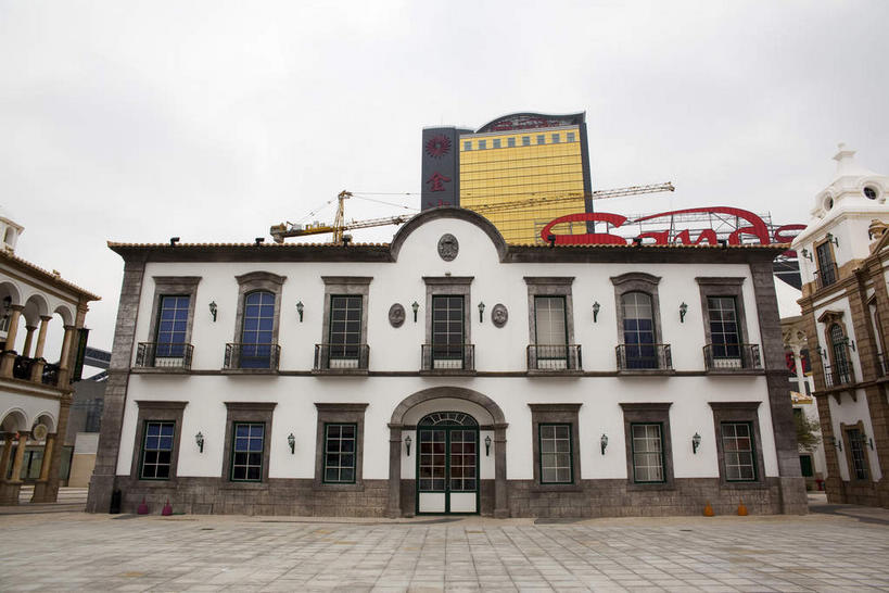 无人,家,码头,横图,室外,白天,仰视,旅游,度假,美景,窗户,城市风光,标志建筑,城市,地标,港口,建筑,澳门,中国,亚洲,房屋,墙,屋子,景观,公寓,娱乐,建设,洋房,楼房,玻璃窗,墙壁,墙面,住宅,天空,天,享受,休闲,景色,放松,东亚,渔人码头,港澳台,中华人民共和国,澳门特别行政区,澳,彩图,低角度拍摄,房子,摆渡口,埠头,渡口,渡头,港湾,海港,货运码头,口岸,商港,新口岸新填海区,新口岸,澳门渔人码头