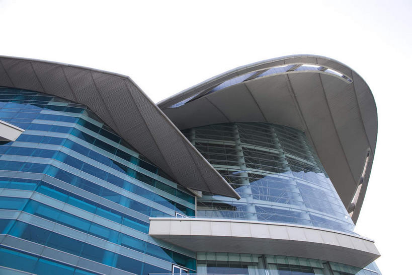 无人,高楼大厦,横图,室外,白天,仰视,旅游,度假,办公楼,窗户,落地窗,标志建筑,大厦,地标,建筑,摩天大楼,写字楼,香港,中国,亚洲,一排,许多,整齐,并列,并排,很多,娱乐,建设,玻璃窗,排列,天空,楼宇,天,享受,休闲,旅游胜地,商务楼,放松,港,队列,平行,玻璃幕墙,东亚,香港会议展览中心,湾仔,香港岛,香港特别行政区,港澳台,中华人民共和国,湾仔区,香港会展中心,港岛,彩图,低角度拍摄,大楼,高层建筑,高楼,摩天楼