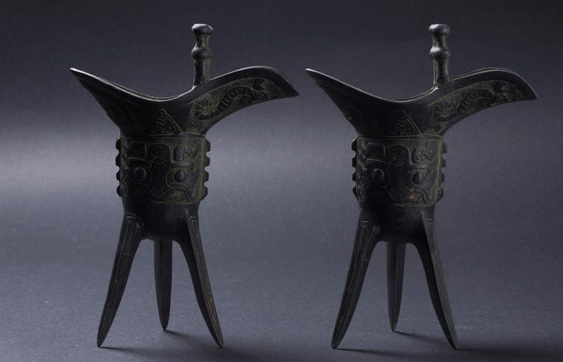 无人,横图,室内,特写,白天,正面,静物,杯子,灰色背景,古典,文化,文物,两个,酒杯,工艺品,摄影,影棚,古董,古物,摄影棚,樽,古玩,彩图,影棚拍摄,拍摄