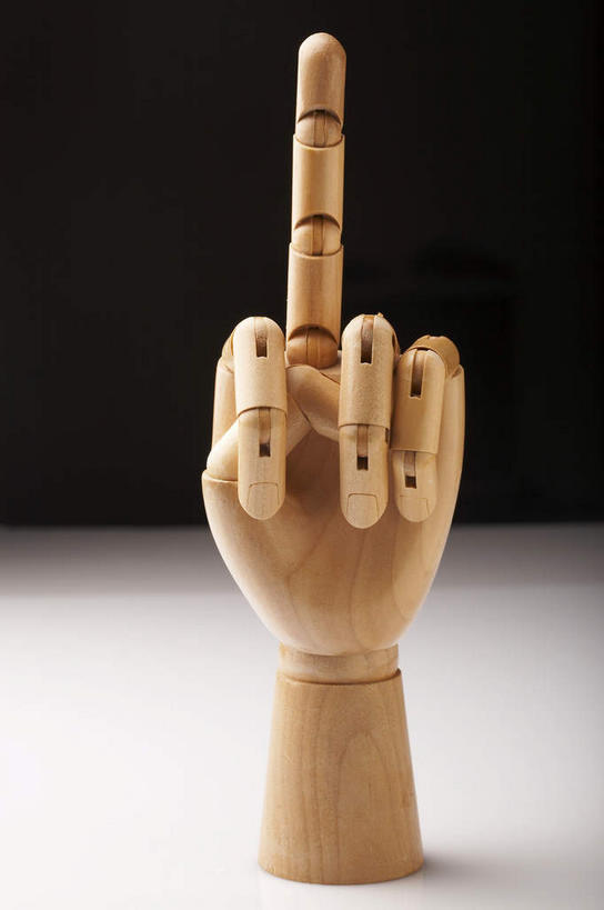 手,无人,竖图,室内,特写,白天,正面,静物,阴影,反射,木制,影子,木制品,手势,手部,手语,摄影,影棚,单手,摄影棚,哑语,语言,交流,沟通,彩图,影棚拍摄,拍摄,打手势