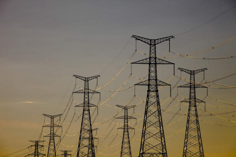 无人,横图,室外,白天,正面,旅游,度假,美景,日落,中国,亚洲,一排,许多,整齐,电力,钢材,电缆,电线,支架,景观,晚霞,霞光,落日,很多,娱乐,电塔,排列,蓝色,蓝天,天空,自然,黄昏,天,享受,休闲,景色,彩霞,放松,蒙,能源,支撑,资源,队列,自然风光,供电设备,东亚,高压电塔,内蒙古,高压输电线,中华人民共和国,华北地区,高压电线塔,高压塔,内蒙古自治区,呼伦贝尔,呼伦贝尔市,夕照,薄暮,夕阳,彩图,傍晚,斜阳