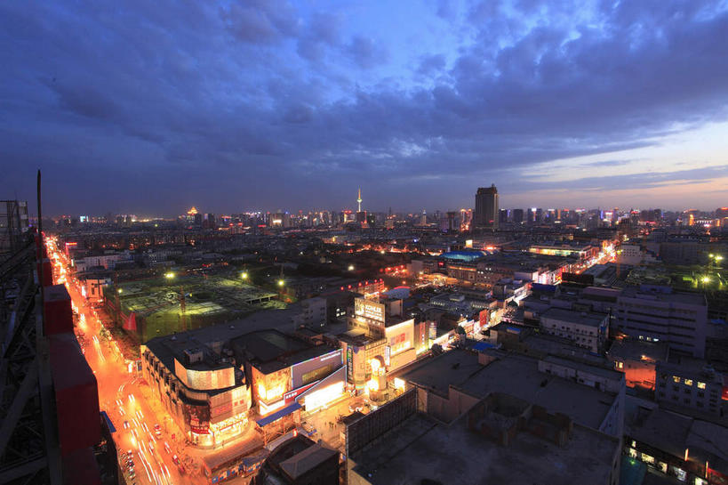 无人,家,高楼大厦,横图,俯视,航拍,室外,白天,长时间曝光,度假,美景,日落,城市风光,城市,大厦,道路,建筑,路,摩天大楼,公路,中国,亚洲,阴影,光线,影子,房屋,屋子,景观,晚霞,霞光,落日,公寓,灯光,交通,娱乐,洋房,楼房,住宅,天空,黄昏,天,享受,休闲,景色,彩霞,放松,鸟瞰,曝光,东亚,辽宁,辽宁省,沈阳,中华人民共和国,省会,沈阳市,辽,东北地区,夕照,薄暮,夕阳,马路,彩图,高角度拍摄,傍晚,房子,大楼,高层建筑,高楼,摩天楼,沈河区,斜阳,东北,中国东北地区,东北三省,东三省,沈阳中街