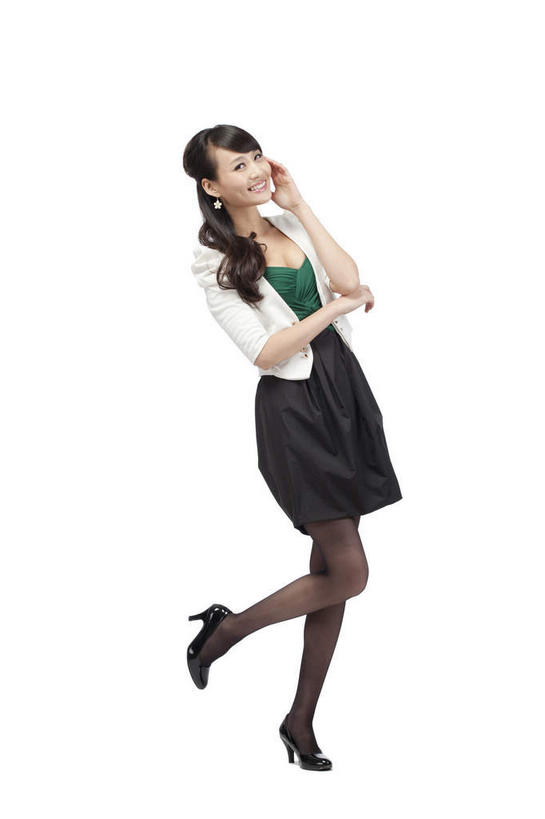 东方人,一个人,站,笑,摸,微笑,露齿笑,竖图,室内,白天,白色背景,正面,裙子,亚洲,仅一个年轻女性,仅一个女性,仅一个人,抚摸,连衣裙,服装,注视,休闲装,黄种人,衣服,观察,看,站着,休闲,休闲服,摄影,服饰,影棚,观看,察看,关注,摄影棚,胎教,年轻女性,女人,女性,亚洲人,触摸,接触,站立,彩图,全身,影棚拍摄,拍摄