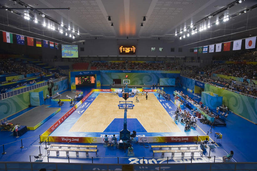 无人,体育馆,运动场,横图,俯视,室内,白天,锻炼,度假,快乐,比赛,运动,竞争,显示器,美景,窗户,天花板,城市风光,城市,旗帜,国旗,北京,中国,亚洲,一排,许多,吊挂,悬挂,整齐,屏幕,墙,景观,看台,地面,首都,很多,挂,娱乐,显示屏,体育场,玻璃窗,墙壁,墙面,座位,排列,享受,休闲,景色,奥林匹克,奥运,放松,体育运动,队列,输出设备,东亚,海淀区,中华人民共和国,北京市,京,北平,华北地区,运动馆,坐位,体育,旗,彩图,高角度拍摄,健身,奥运会,万国旗,奥林匹克运动,北京奥运会,2008年北京奥运会,北京科大,北京科技大学,北京科技大学体育馆,北科,北科大,钢院,学院路