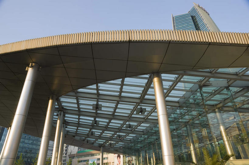 无人,高楼大厦,商店,横图,室外,白天,仰视,购物,度假,消费,美景,窗户,落地窗,城市风光,超市,城市,大厦,建筑,摩天大楼,商场,北京,中国,亚洲,阴影,光线,影子,柱子,景观,首都,娱乐,建设,玻璃窗,蓝色,蓝天,天空,阳光,天,享受,休闲,景色,放松,金融,百货,晴朗,选购,玻璃幕墙,贸易,百货公司,东亚,海淀区,中关村,万里无云,中华人民共和国,北京市,京,北平,华北地区,血拼,晴空,晴空万里,彩图,低角度拍摄,大楼,高层建筑,高楼,购物商场,购物中心,摩天楼,商业中心,中关村大街,中关村广场购物中心