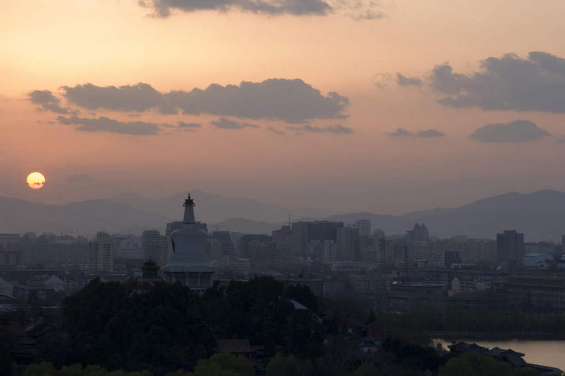 无人,公园,横图,室外,白天,正面,旅游,度假,湖,湖泊,美景,日落,树林,水,植物,北海公园,北京,中国,亚洲,湖面,景观,水流,水面,晚霞,霞光,落日,塔,首都,背光,娱乐,宝塔,白塔,佛塔,树,树木,绿色,自然,黄昏,湖水,享受,休闲,景色,彩霞,放松,生长,成长,自然风光,逆光,东亚,中华人民共和国,北京市,京,北平,华北地区,北京北海公园,夕照,浮图,浮屠,薄暮,夕阳,彩图,傍晚,塔婆,浮图塔,浮头,佛图,斜阳,北海白塔,琼华岛