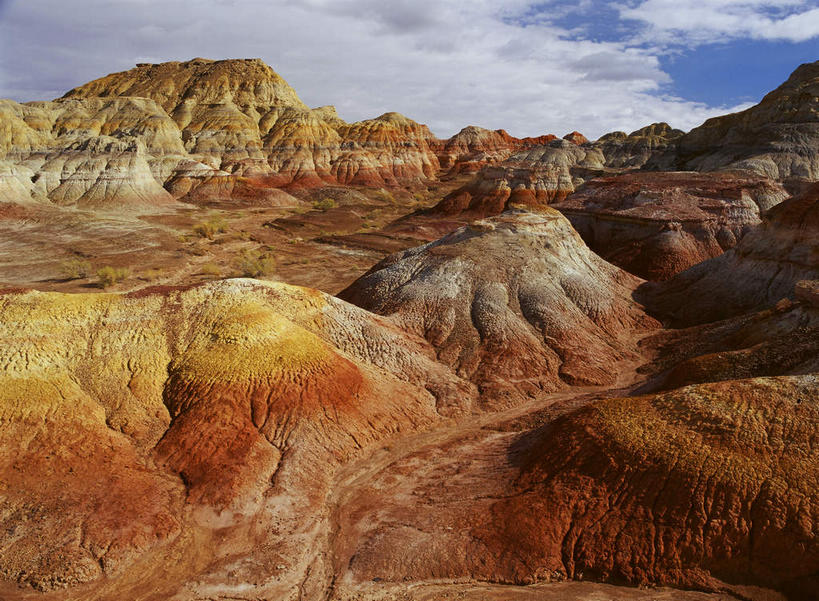 无人,横图,室外,白天,正面,旅游,度假,石头,美景,山,山脉,中国,亚洲,阴影,光线,石子,影子,景观,山峰,云,云朵,山峦,云彩,娱乐,蓝色,白云,蓝天,天空,阳光,自然,群山,天,享受,休闲,景色,放松,晴朗,自然风光,东亚,新疆,阿勒泰地区,布尔津县,伊犁,五彩滩,中华人民共和国,新疆维吾尔自治区,西北地区,伊犁哈萨克自治州,石块,岩石,晴空,彩图,布尔津,新