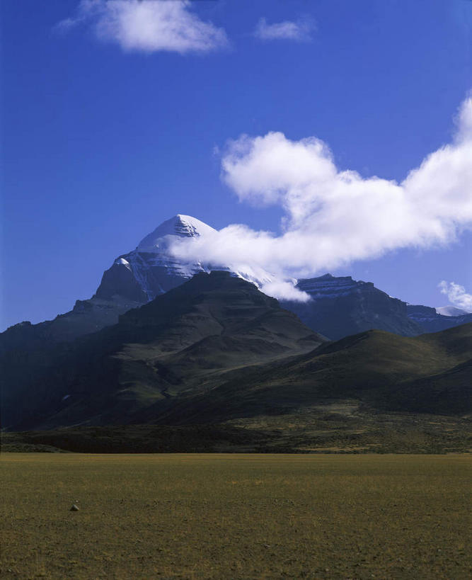 无人,竖图,室外,白天,正面,旅游,度假,草地,草坪,美景,山,树林,植物,中国,亚洲,阴影,光线,影子,景观,山峰,云,云朵,山峦,云彩,娱乐,西藏,草,树,树木,蓝色,绿色,白云,蓝天,天空,阳光,自然,天,享受,休闲,景色,放松,生长,晴朗,成长,自然风光,藏,东亚,西藏自治区,中华人民共和国,西南地区,冈仁波齐峰,普兰县,晴空,彩图,冈底斯山脉,岗仁布钦,世界之轴,冈仁波齐,吉罗娑山