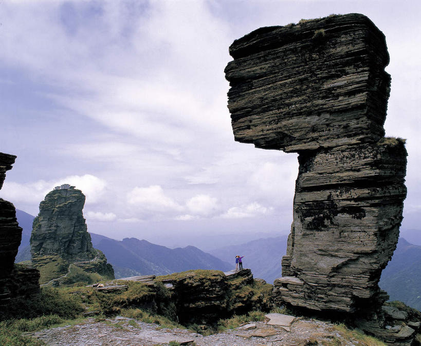 无人,横图,室外,白天,仰视,旅游,度假,石头,美景,森林,山,山脉,树林,植物,中国,亚洲,阴影,光线,石子,影子,景观,山峰,云,云朵,山峦,云彩,娱乐,树,树木,蓝色,绿色,白云,蓝天,天空,阳光,自然,群山,天,享受,休闲,景色,放松,生长,晴朗,成长,自然风光,东亚,贵州,贵州省,中华人民共和国,黔,西南地区,铜仁,铜仁市,石块,岩石,晴空,彩图,低角度拍摄,松桃苗族自治县,松桃,梵净山,江口,江口县,松桃县,印江,印江土家族苗族自治县,印江县,蘑菇石