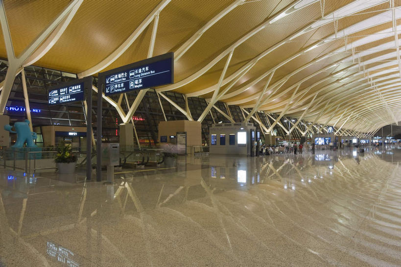 无人,机场,横图,室内,白天,正面,旅游,度假,天花板,标志建筑,地标,飞机场,建筑,指示牌,上海,中国,亚洲,一排,许多,整齐,标志,瓷砖,地砖,路标,柱子,墙,地面,很多,娱乐,标识,建设,浦东,路牌,浦东国际机场,浦东机场,墙壁,墙面,排列,倒影,享受,休闲,旅游胜地,放松,申,倒映,队列,浦东新区,东亚,上海市,中华人民共和国,沪,华东地区,反照,航空站,空港,彩图,上海浦东国际机场