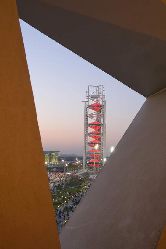 无人,体育馆,运动场,竖图,俯视,室外,白天,锻炼,度假,快乐,比赛,运动,竞争,草地,草坪,美景,日落,植物,城市风光,城市,路灯,照明,北京,中国,亚洲,许多,景观,晚霞,霞光,落日,灯光,首都,很多,娱乐,体育场,灯,草,树,树木,绿色,自然,黄昏,享受,休闲,景色,彩霞,奥林匹克,奥运,放松,生长,成长,照亮,信号,无线电,体育运动,照明设备,信号塔,东亚,中华人民共和国,北京市,京,北平,华北地区,运动馆,无线电技术,夕照,薄暮,体育,夕阳,彩图,高角度拍摄,健身,傍晚,奥运会,奥林匹克运动,北京奥运会,斜阳,2008年北京奥运会,基站,信号基站