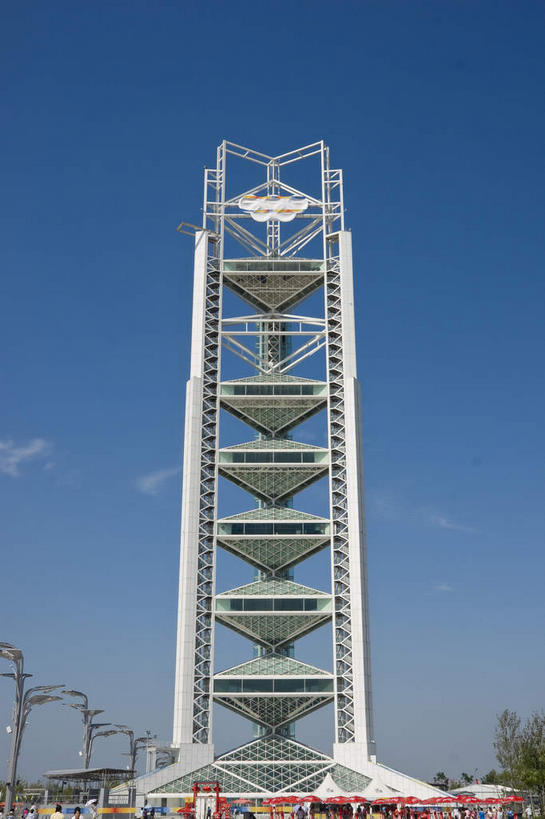 无人,公园,竖图,室外,白天,仰视,锻炼,度假,快乐,比赛,运动,竞争,美景,树林,植物,城市风光,城市,北京,中国,亚洲,阴影,光线,影子,景观,云,云朵,首都,云彩,娱乐,树,树木,蓝色,绿色,白云,蓝天,天空,阳光,自然,天,享受,休闲,景色,奥林匹克,奥运,放松,生长,晴朗,成长,信号,无线电,体育运动,信号塔,东亚,中华人民共和国,北京市,京,北平,华北地区,朝阳区,奥运村,无线电技术,体育,晴空,彩图,低角度拍摄,健身,北京奥林匹克公园,奥运会,奥林匹克运动,北京奥运会,2008年北京奥运会,奥林匹克村,北京奥运会玲珑塔,玲珑塔,运动员村,奥林匹克多功能演播塔,基站,信号基站