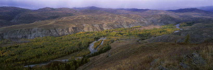 无人,横图,全景,俯视,航拍,室外,白天,旅游,度假,河流,美景,森林,山,山脉,树林,水,天际线,植物,蒙古,中国,亚洲,曲折,弯曲,河水,景观,山峰,水流,乌云,云,阴天,云朵,山峦,云彩,娱乐,树,树木,绿色,天空,自然,群山,天,享受,休闲,景色,放松,蜿蜒,生长,成长,昏暗,阴沉,鸟瞰,自然风光,东亚,新疆,中华人民共和国,新疆维吾尔自治区,西北地区,草原之国,蒙古国,外蒙,外蒙古,彩图,高角度拍摄,阿尔泰山脉,新,额尔齐斯河