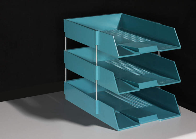 无人,横图,室内,特写,白天,正面,桌面,桌子,静物,一排,阴影,黑色背景,整齐,反射,木制,影子,排列,三个,绿色,木制品,摄影,影棚,堆,队列,文件架,资料架,文件框,文件盘,文件托盘,文件座,资料档,资料座,彩图,影棚拍摄,拍摄