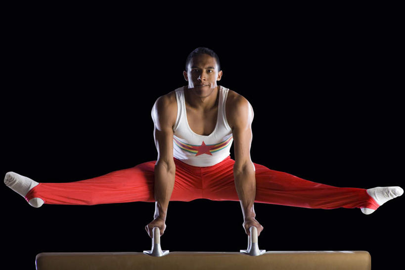 东方人,一个人,运动员,横图,室内,白天,正面,运动服,锻炼,运动,鞍马,亚洲,仅一个男性,仅一个人,撑,握,黑色背景,服装,体操,注视,黄种人,仅一个年轻男性,衣服,观察,看,活力,握着,摄影,服饰,影棚,观看,张开双腿,察看,撑着,优美,衣着,穿着,关注,衣饰,展开双腿,鞍马运动,体育,男人,男性,年轻男性,亚洲人,体育运动员,运动选手,彩图,全身,影棚拍摄,健身,拍摄,伸展双腿,运动装