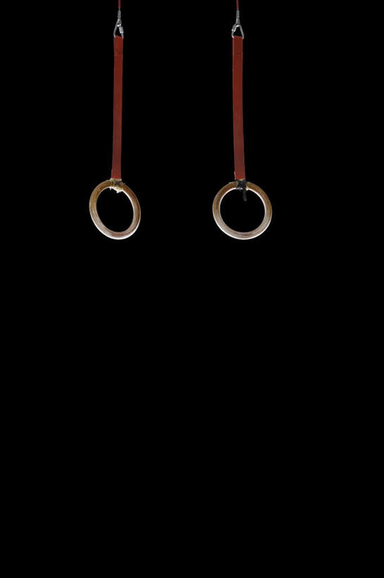 无人,竖图,室内,特写,白天,正面,吊环,静物,黑色背景,运动器械,健身器械,摄影,影棚,健身器材,彩图,影棚拍摄,拍摄,运动器材