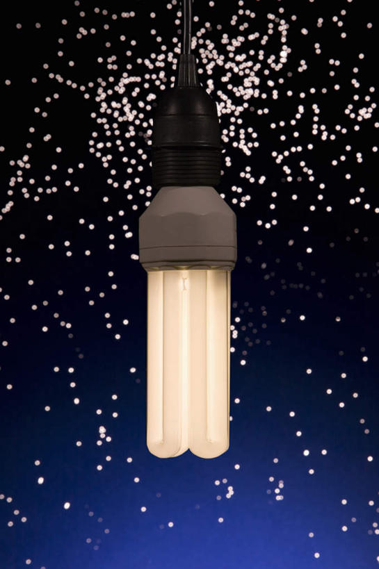 无人,竖图,室内,特写,白天,正面,节能,静物,照明,阴影,环保,光线,灯泡,影子,灯光,灯,节能灯,一个,灯具,摄影,影棚,能源,单个,照亮,低碳,照明工具,荧光灯,U型,U型管节能灯,彩图,影棚拍摄,拍摄