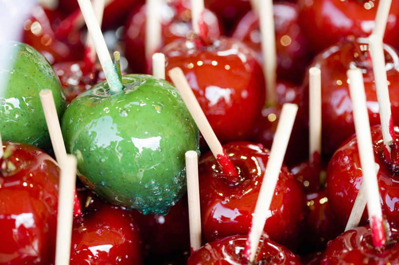 点心,无人,横图,俯视,室内,特写,白天,苹果,水果,一堆,许多,阴影,堆叠,堆积,朦胧,模糊,新鲜,反射,影子,生食,食品,甜点,果实,文化,小吃,食物,红色,绿色,有机食品,绿色食品,堆,彩图,高角度拍摄,苹果糖,太妃糖苹果,糖苹果,传统文化