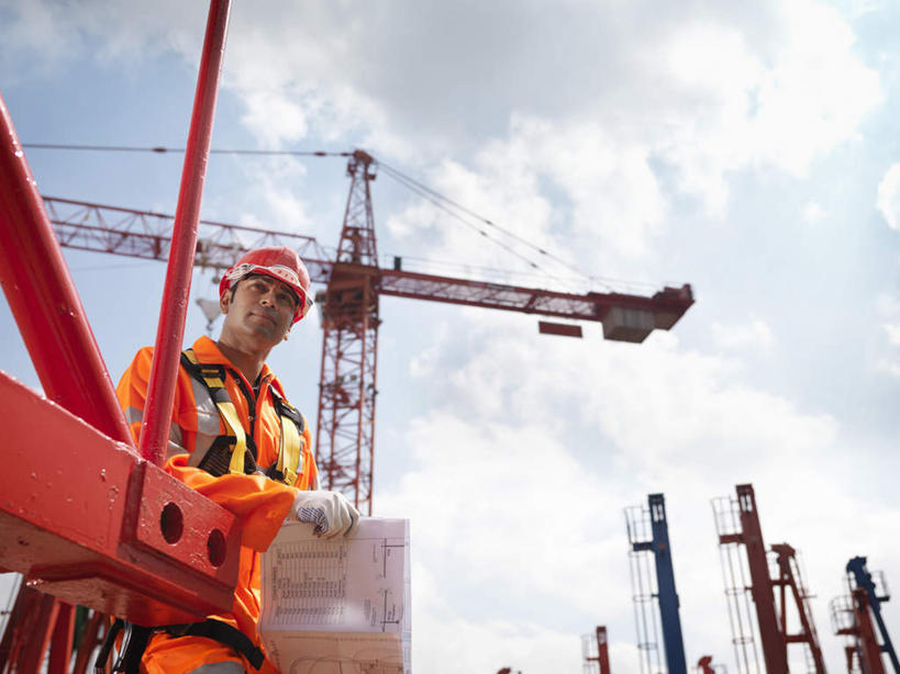 东方人,一个人,工程师,建筑工人,建筑师,站,横图,室外,白天,仰视,工作服,制服,技术,建筑,帽子,亚洲,仅一个男性,仅一个人,握,阴影,光线,头盔,图纸,影子,云,云朵,设计图,拿,云彩,拿着,注视,黄种人,设备,施工,仅一个年轻男性,蓝色,白云,蓝天,天空,阳光,安全帽,建筑工地,天,观察,看,站着,机械,起重机,握着,晴朗,观看,工程,察看,关注,工程图,草图,蓝图,地盘,建筑地盘,施工地盘,工作制服,男人,男性,年轻男性,亚洲人,设计,晴空,技师,建筑工,建筑设计师,站立,半身,彩图,低角度拍摄,工作套服,工地,安全服,反光背心,反光服,反光衣