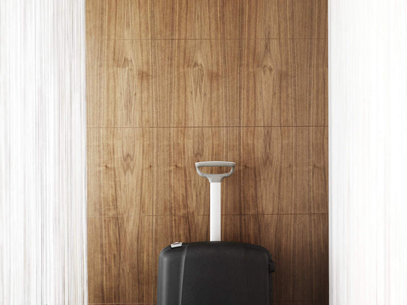 无人,宾馆,横图,室内,特写,白天,正面,静物,拉杆箱,旅行箱,墙,墙壁,墙面,一个,行李箱,箱子,单个,出差,彩图,旅行,客店,客栈,旅店,旅馆,旅舍,汽车旅馆