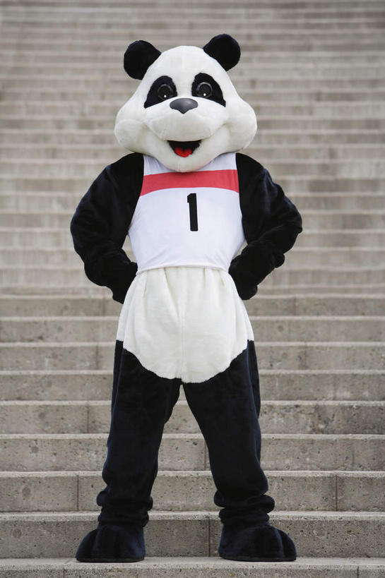 东方人,一个人,站,笑,微笑,露齿笑,竖图,室外,白天,正面,运动服,锻炼,运动,楼梯,野生动物,熊猫,亚洲,仅一个男性,仅一个人,服装,标志,数字,文字,字符,阶梯,注视,黄种人,标识,手叉腰,台阶,仅一个年轻男性,衣服,动物,叉腰,观察,看,站着,可爱,模仿,阿拉伯数字,服饰,活泼,观看,察看,模拟,双手叉腰,衣着,穿着,关注,大熊猫,演出服,猫熊,衣饰,摹拟,体育,男人,男性,年轻男性,亚洲人,站立,彩图,全身,健身,运动装