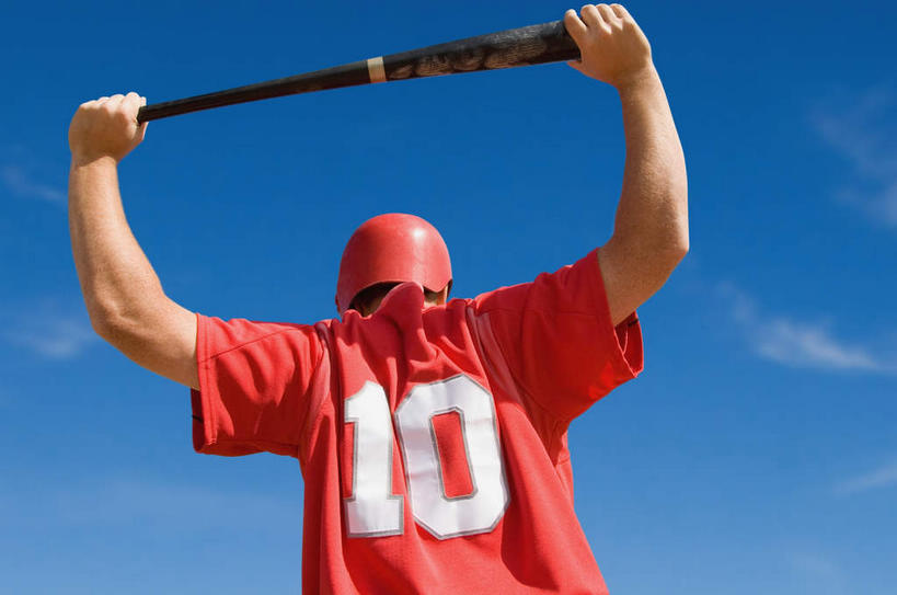 西方人,一个人,运动员,举,横图,室外,白天,仰视,锻炼,快乐,比赛,运动,竞争,棒球,垒球,欧洲,欧洲人,仅一个男性,仅一个人,阴影,光线,棒球场,影子,云,云朵,云彩,娱乐,球,仅一个年轻男性,蓝色,白云,蓝天,天空,阳光,天,托,休闲,晴朗,体育运动,体育,男人,男性,年轻男性,白种人,晴空,棒球手,体育运动员,运动选手,举起,举手,举着,向上举,向上伸,向上托,半身,彩图,低角度拍摄,健身