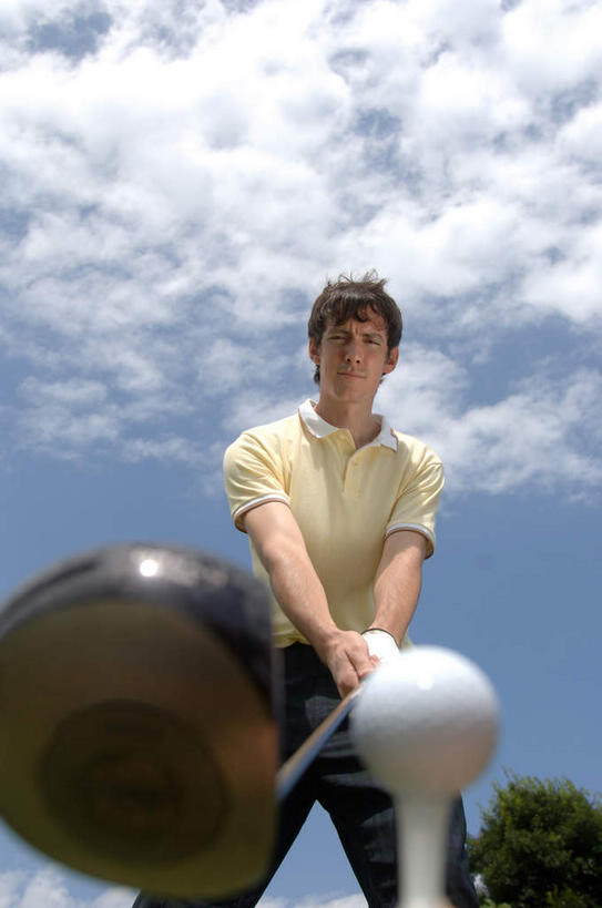 东方人,一个人,站,竖图,室外,白天,仰视,锻炼,运动,植物,亚洲,仅一个男性,仅一个人,握,高尔夫,高尔夫球,云,云朵,拿,云彩,拿着,注视,黄种人,球,树,树木,仅一个年轻男性,一个,蓝色,绿色,黑色,白云,蓝天,天空,自然,天,低头,观察,看,站着,握着,球托,生长,晴朗,单个,成长,观看,察看,高尔夫球杆,关注,高尔夫运动,高尔夫球具,体育,男人,男性,年轻男性,亚洲人,晴空,站立,半身,彩图,低角度拍摄,健身,短发