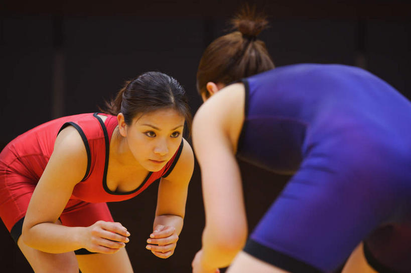 东方人,两个人,观众,运动员,体育馆,运动场,站,横图,白天,侧面,运动服,锻炼,比赛,运动,亚洲,弯腰,服装,朦胧,模糊,注视,黄种人,体育场,相视,衣服,观察,看,站着,面对面,服饰,观看,对视,察看,衣着,穿着,关注,相对,相看,弯身,运动馆,衣饰,角逐,较量,竞赛,体育,年轻女性,女人,女性,亚洲人,观赏人员,体育运动员,运动选手,站立,半身,彩图,健身,运动装