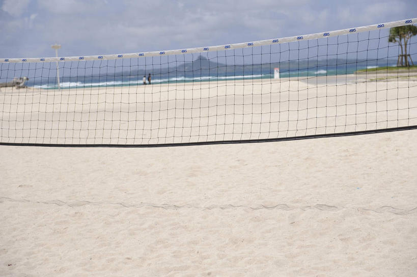 无人,横图,室外,白天,正面,旅游,度假,排球,海浪,海洋,美景,沙滩,植物,阴影,光线,排球网,沙子,影子,海岸,景观,浪花,云,云朵,球网,沙地,云彩,娱乐,树,树木,蓝色,绿色,白云,蓝天,天空,阳光,自然,海水,天,享受,休闲,景色,放松,生长,成长,自然风光,海景,大海,风浪,海,海水的波动,海滩,近岸浪,涌浪,彩图
