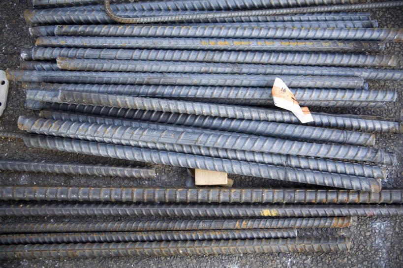 无人,横图,俯视,室内,特写,白天,静物,金属制品,一堆,许多,堆叠,堆积,金属,瓷砖,地砖,地面,钢筋,堆,彩图,高角度拍摄