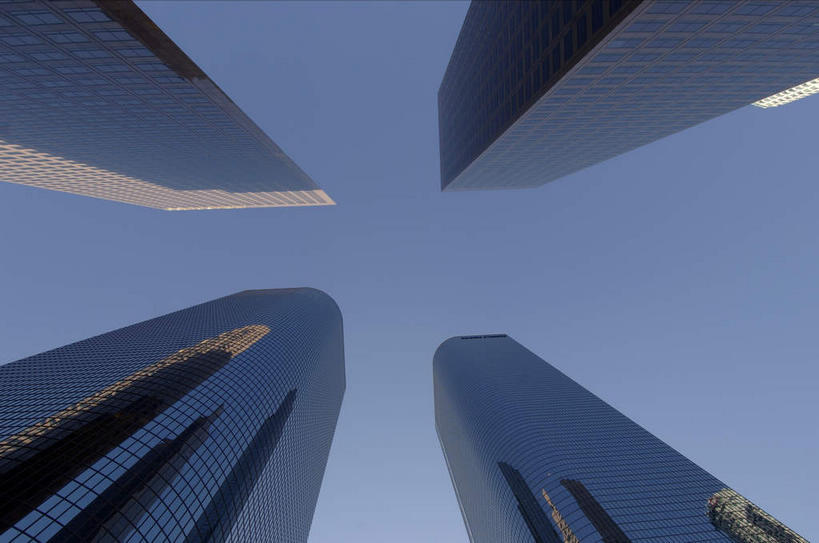 无人,高楼大厦,横图,室外,白天,仰视,度假,美景,城市风光,城市,大厦,建筑,摩天大楼,阴影,光线,影子,景观,娱乐,蓝色,蓝天,天空,阳光,天,享受,休闲,景色,放松,晴朗,万里无云,四座,晴空,晴空万里,彩图,低角度拍摄,大楼,高层建筑,高楼,摩天楼