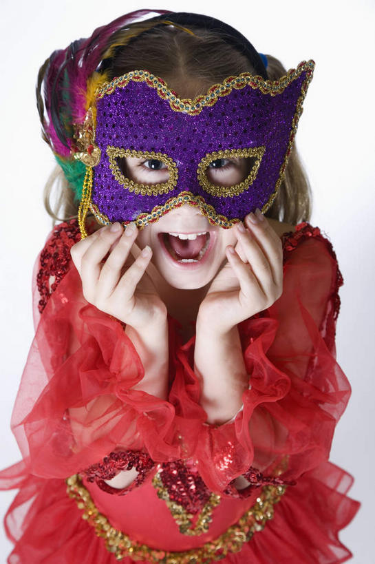 西方人,儿童,手,一个人,竖图,室内,白天,白色背景,正面,裙子,纯洁,欧洲,欧洲人,双手,仅一个女性,仅一个人,握,阴影,连衣裙,反射,面具,影子,小孩,红色,紫色,张嘴,仅一个小孩,手部,可爱,童年,童趣,握着,遮,遮掩,摄影,影棚,掩盖,遮挡,伪装,张大嘴巴,童真,烂漫,无邪,遮盖,舞会,掩饰,假装,天真,女孩,女人,女性,白种人,孩子,张开嘴,半身,彩图,影棚拍摄,拍摄,女生