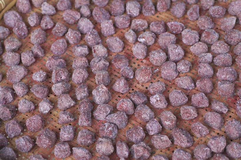 无人,横图,俯视,室外,白天,李子,水果,日本,亚洲,新鲜,生食,食品,果实,酸梅,食物,青梅,有机食品,绿色食品,梅子,东亚,本州,本州岛,日本国,近畿地方,近畿,滋贺,滋贺县,红李,鸡血李,杏李,果梅,彩图,高角度拍摄