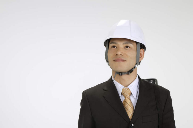 东方人,一个人,商务人士,商务男性,笑,微笑,横图,室内,白天,白色背景,正面,衬衫,帽子,亚洲,仅一个男性,仅一个人,仅一个中年男性,套装,头盔,注视,黄种人,一个,安全帽,容器,观察,看,摄影,影棚,单个,观看,储藏,察看,筒,储存,关注,商务装,工薪阶层,一顶,男人,男性,中年男性,亚洲人,白领,上班族,半身,彩图,影棚拍摄,衬衣,拍摄,贮存