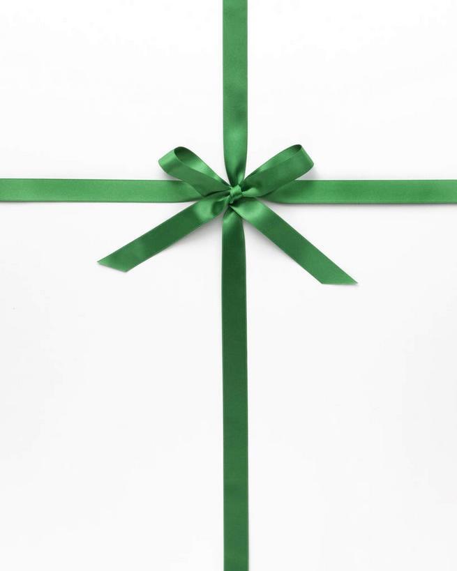 无人,竖图,室内,特写,白天,白色背景,正面,十字形,装饰,丝绸,丝带,缎带,绸带,绿色,蝴蝶结,摄影,影棚,华丽,修饰,点缀,衬托,美观,雅致,雅观,彩图,影棚拍摄,拍摄