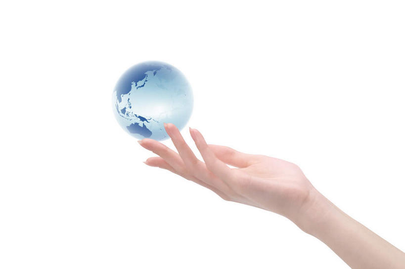 手,手掌,举,横图,室内,特写,白天,白色背景,正面,仪器,海洋,地图,环保,朦胧,模糊,网格,地球仪,线条,世界地图,地球,陆地,全球,维护,球,一只,经纬线,模型,托,球体,向上,手部,摄影,地理,国家,能源,保护,单手,回收,大陆,资源,守护,世界,纬线,版图,经线,利用,低碳,循环,经纬仪,地理学,庇护,持续,护卫,掩护,珍爱,手臂,举起,举手,举着,向上举,向上伸,向上托,半身,彩图,拍摄,大洋,大洲